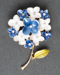 MayTree Brosche "Hortensienblüte", blau mit Strass